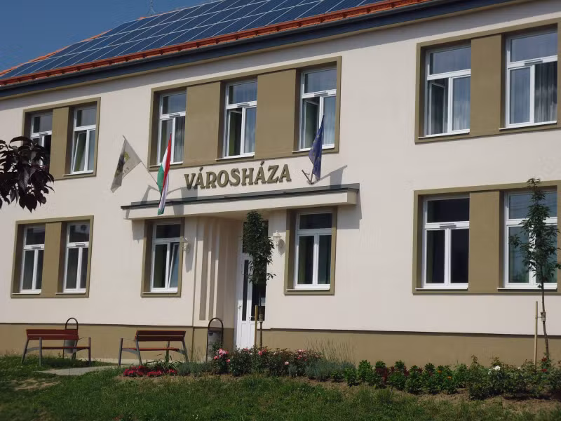 Tab, Városháza